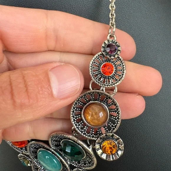 Rhinestone crystal statement bib necklace silver toned - Picture 5 of 12